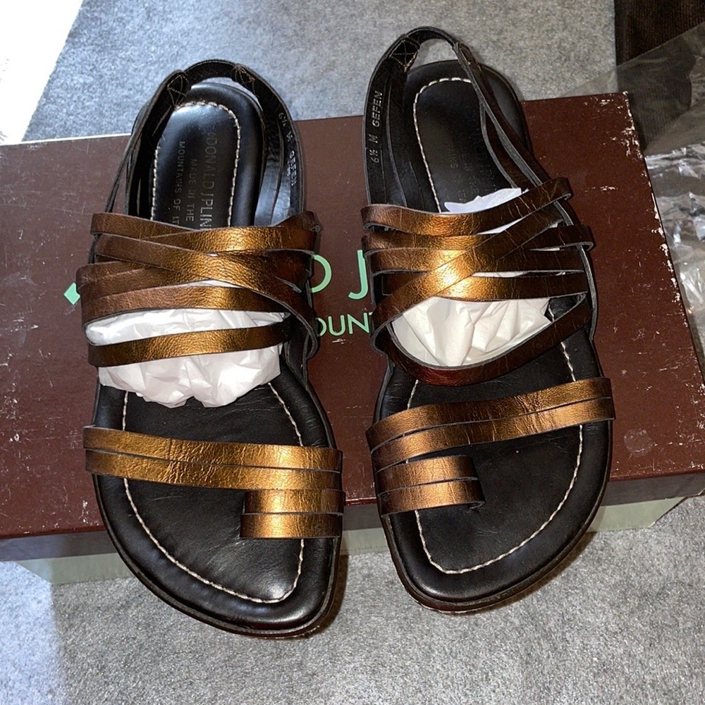 Donald j Pliner sandals